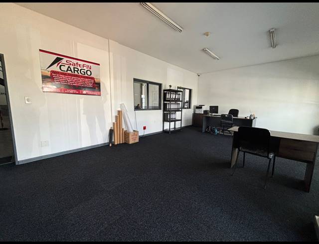 404M² WAREHOUSE TO LET IN AIRPORT INDUSTRIA